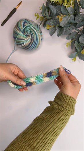 💖 The sweetest crochet hat you’ll make this season! 🧶 Comment " Valentina " to get the links! Meet the Valentina Hat — an easy crochet beanie finished with adorable mini heart pom poms ❤️ ✨ Beginner-friendly ✨ Step-by-step video tutorial ✨ 7 sizes (baby → adult) ✨ Perfect for gifts, Valentine’s, or everyday cute Save this reel & grab the pattern to crochet along! 💕 #crochetreels #easycrochet #crochethat #crochetbeanie #crochetpattern #heartpompom #valentinecrochet #crochetlove #handmadecroche