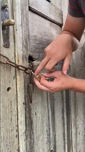 Cómo abrir un candado cerrado 🔐? Simplemente con una Lata 🥫! #amazing #ideas