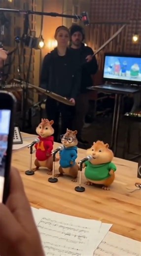 Alvin and the chimpunks behind the scenes movie of them