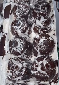Kiss Choco chocolate cover with marshmellow cream ✨🥰 cripsy on the outside and soft on the inside 🤩💦 available instock now IG : sweetchose.kh #cambodia #marshmallow