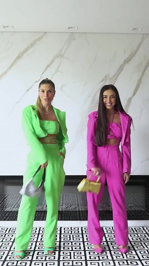 Looks colorblock! Trocando as peças e montando novos looks. Que tal?! #maeefilha #ootd #colorblock #fy @sabrinavianaoficial