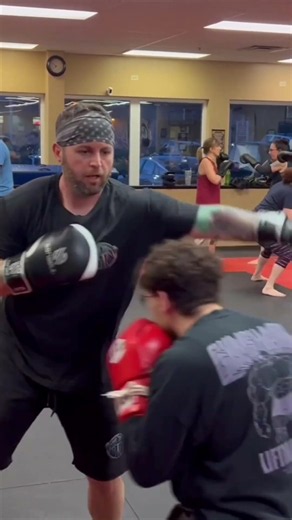 Working Boxing Skills in Krav Maga! The base of Krav Maga!!