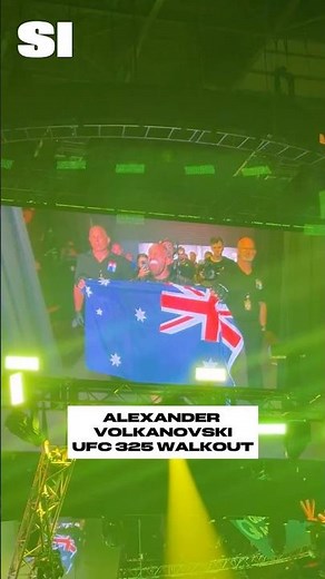 Alexander Volkanovski Has an Iconic UFC Walkout 🇦🇺 #ufc #ufc325 #landdownunder