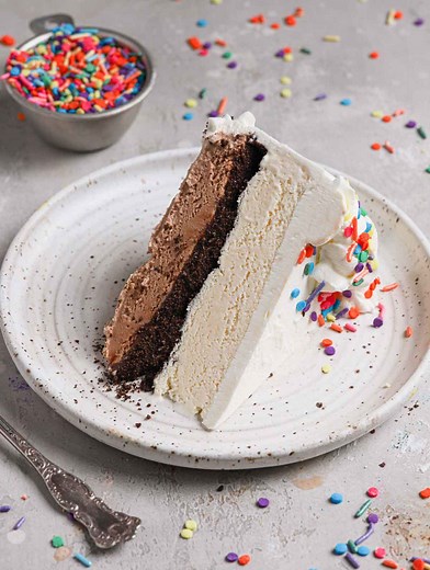 Homemade Dairy Queen Ice Cream Cake Recipe - Brown Eyed Baker