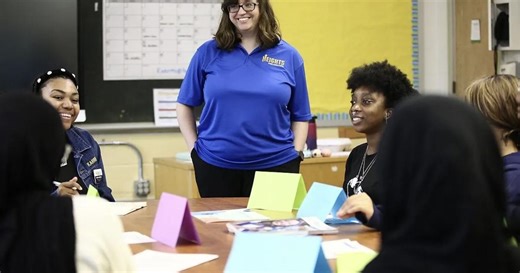 Heights, UPenn bring expanded college admissions course to Philly classrooms