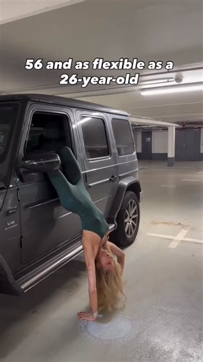 Bargain Amy Adams on Instagram: "This is how I always get in my minivan…. OG video: @suegiers"