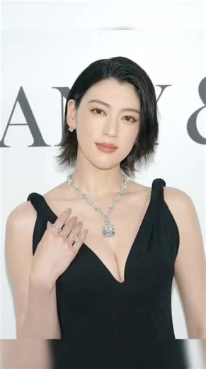 #三吉彩花 #AyakaMiyoshi #JapaneseModel #JapaneseGirl #Dress