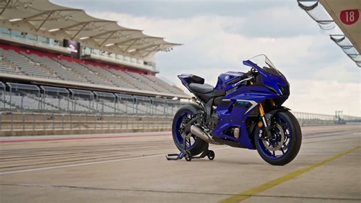 With a unique package of performance, price and sleek R-Series style, Yamaha’s 2025 YZF-R7 combines an ultra-thin lightweight chassis with Yamaha’s renowned 689cc CP2 parallel-twin engine for a Supersport that’s at home in the streets or on the track. https://yamaha.us/fbYZFR7 #Yamaha #YZFR7 #R7 #SuperSport #RWorld | Yamaha Motor USA