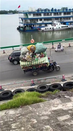 #轮渡过江 #道路千万条安全第一条 汽车轮渡#轮渡#轮船#汽车#大件运输#运输#汽车轮渡#Ferry#Ship#Car#Transport#Carferry#Oversizetransport