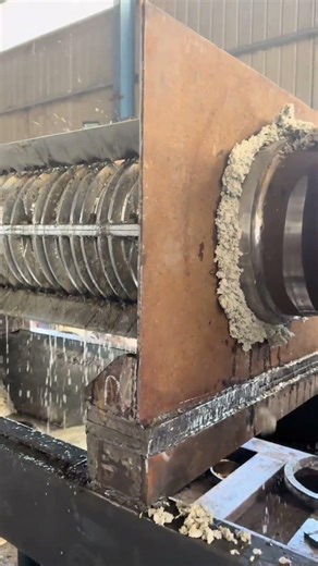 How much labor are they saving after using our screw press dewatering machine ? #filtration #labor