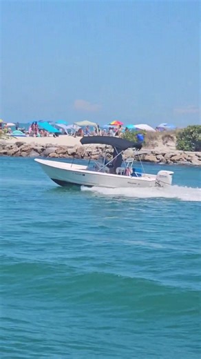 Small Speed Boating in the Jetty #SpeedBoating #SmallBoat | Wavy Yacht | Facebook