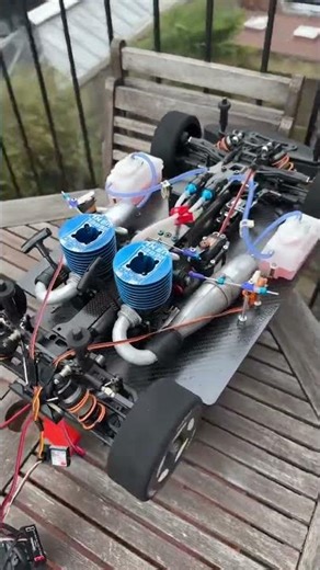 A Super Twin-Engine System on a Remote-Controlled Vehicle || ViralHog