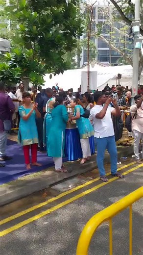 Street Strangers (@street.strangers)’s videos with original sound - Street Strangers