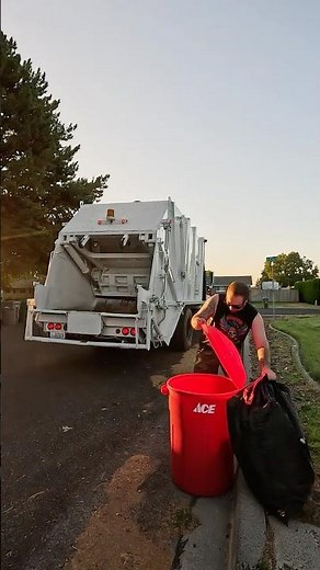Vintage Rear Load Garbage Truck #garbagetruck #vintage #international #rearloader #thrashntrash