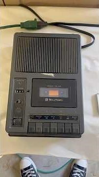 Vintage 1980’s Bell & Howell Cassette Tape Player/Recorder Model 3179A