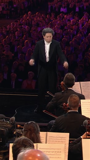 170K views · 7.2K reactions | The Vienna Philharmonic performing Dvořák's 9th Symphony, “From The New World,” with Gustavo Dudamel conducting. Simply majestic 勞 | Sony Classical | Facebook