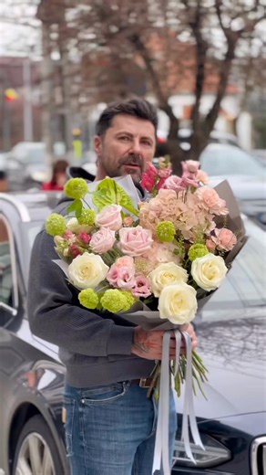 Buchet demonstrativ facut cu ocazia cursului de initiere 1 la 1 in Austria#floricuefectdewow #masterflorist #masterflorists #tailoredbouquet #tailoredbouquets #floriwow #buchet #buchetflori #megabuchet #megabuchete Meijer Roses Avalanche Roses Braam Roses | Flori cu efect de WOW