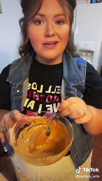 Delicious Salted Caramel Pecan Cake Balls Recipe