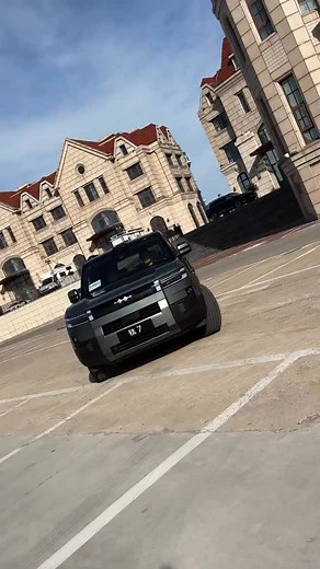 Bold looks. Pure electric power. The all-new BYD Tai 7 is here to redefine mid-size SUVs. ⚡🚙 Sleek aerodynamic lines, smart cockpit tech, and BYD’s latest e-platform for smooth, silent performance. Efficiency meets attitude — this is everyday driving, upgraded. ✨ #️⃣ Hashtags #BYDTai7 #BYD #ElectricSUV #EVLife #futuredrive | Chinese Car