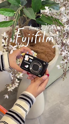 Fujifilm Finepix J250: A Look at This Classic Camera