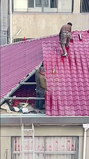 The process of roofing a house with profile tin