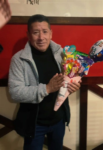 Felicidades cumpleañerito Oscar: mensaje y regalo especial