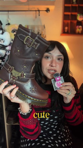 Unboxing my new @Dr. Martens ! loveeeee that I got these on sale ! if you want them they’re in my ShopMy 🤎 #drmartens #fallfashion #shoetok #boots #fallboots