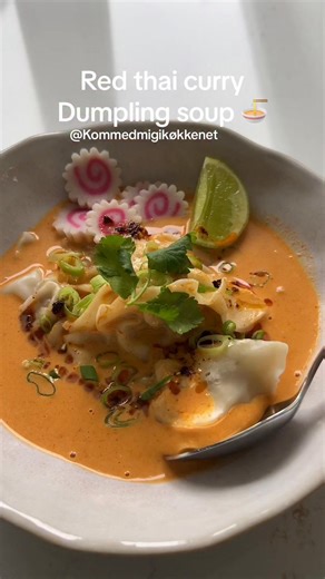 Night snacks done right ✨Når sulten rammer sent, er dumpling soup ramen altid svaret.Varm, fyldig og lige det sjælen har brug for 🌙🍜#nightsnacks #latenightsnack #dumplingsoup #ramenlove #viral | Kom med mig i køkkenet/ สาวเดนมาร์ก