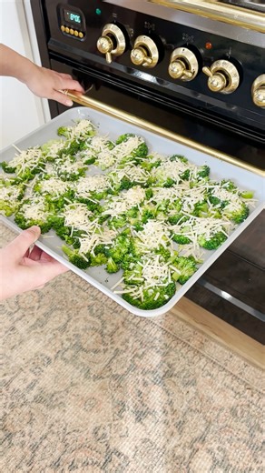 2.7M views · 8.7K reactions | This smashed broccoli is crispy, salty and so easy to make! | The Best Keto and Low Carb Recipes | Facebook