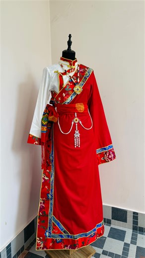 Karma's छ्युबा 👘 on Instagram: "Customized Khamba Chupa ❤️ Thank you for choosing us ☺️Dm on instagram ❤️ #fypシ #shippingworldwide🌍✈️ #creatorsearchinsights #customizedchupa #customized #newchupa #available #all #tibetanattire #Sherpawear #banarashichupa #tibetansong #tibetanmala #ghawmala #tibetanearing #tibetanbrooch #chinesehonju #flowerprinthonju #lhosarspecial #lhosarwear #halfchupa #festivwear #tamangculturedress #tibetanornament #sherpadress #bakhuset #customized #chupa #karmaschupa👘 #