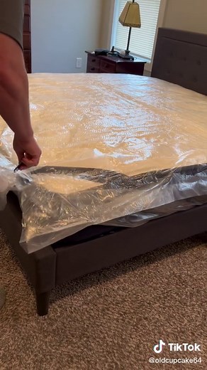 Unboxing Dreamcloud Mattress Review: Best Sheets & Customer Testimonials