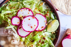 Pozole blanco. Receta fácil de la cocina tradicional mexicana