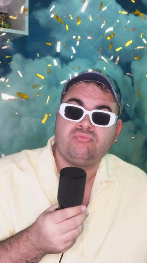 Miguel Samuel saqsiena "Min jaf li kieku kien hemm diska fuq il-ħobż tal-Maypole?" 👀🍞 #maypole #music | Maypole