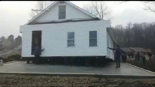 Amish Men Move House
