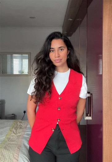 Day 27/30 - adding some colour into an otherwise gloomy day in London ❤️‍🔥 #fyp #southasiantok #ootd #minimalstyle @M&S food UK official @COS @Mango @adidas @Anthropologie Europe