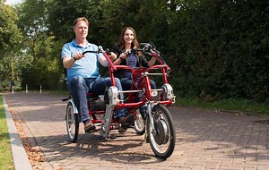 Bike-fun for 2️⃣️ with Van Raam's Fun2Go side-by-side tandem 😀 In the video below, we will show you how the Fun2Go works. 🎬 The Fun2Go bicycle is a three-wheel tandem/double rider cycle with a driver and passenger sitting next to each other. Check out all the information about this special side-by-side tandem on our website ➥ https://www.vanraam.com/video-electric-side-by-side-tandem-bike-fun2go/news/page/884 | VanRaam UK