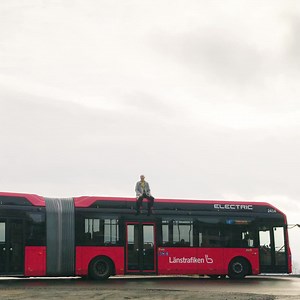 How do you create a city you really want to live in? Join us on a trip to Jönköping, a fast-growing city in southern Sweden to find out. Here, clean and smart urban mobility with electric buses is part of everyday life. Welcome to the pilot episode of Zero City Explorers by Volvo Buses! | Volvo Buses