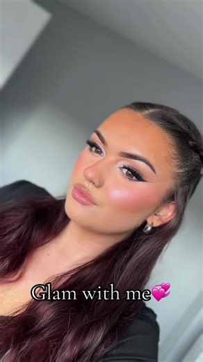 Do my makeup with me💞