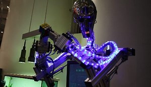 RuBot II Solves Rubik's Cube In Under 23 Seconds - SlashGear