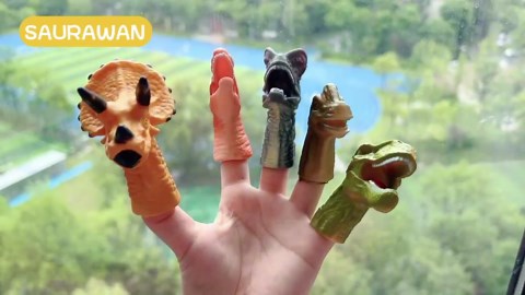 5 Pcs Dinosaur Finger Puppets Party Faovrs for Toddler and Kids 3-5 4-8, Mini Baby Finger Puppet Toys, Small Animals Bulk Toys for Kids Prizes, and Show Theater Props