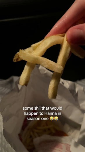 no way this happened right before i was gonna finish the pretty little liars book series 😭😭 #prettylittleliars #pll #hannamarin