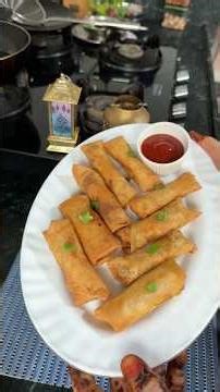 Crispy chicken spring rolls 😋 | Ramdan special iftar Snack | Easy. & Tasty Recipe 🌯 #shorts