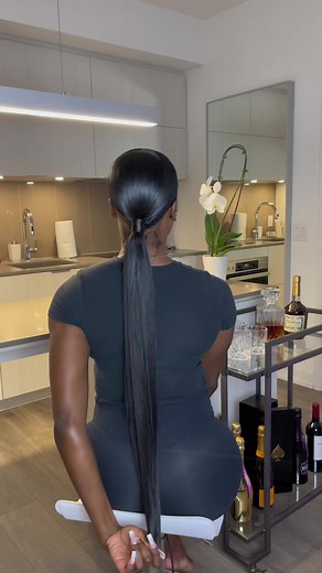 Nothing beats a sleek pony 🤌🏾 @THE.PONYBAR #toronto #blackgirltiktok #fyp #foryou #blackgirlluxury #torontotiktok #fypシ