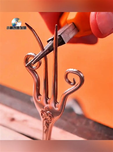 Brazalete Creativo con Tenedor