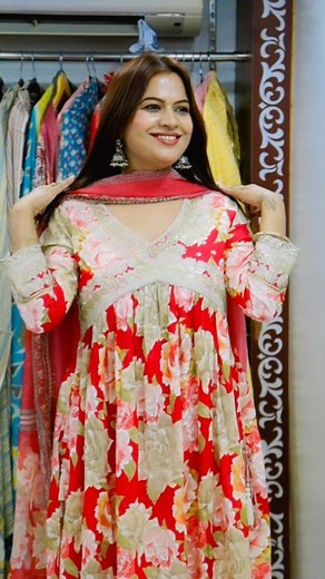 A Bollywood Style Alia Cut Article on manufacturing price only 2095/- free shipping Sizes M L XL XXL Booking No 8319688538 #instagram #reelsinstagram #viral #social #facebook #aliacut #insta #reels #video #trending #modelshoot | Vidya Clothing