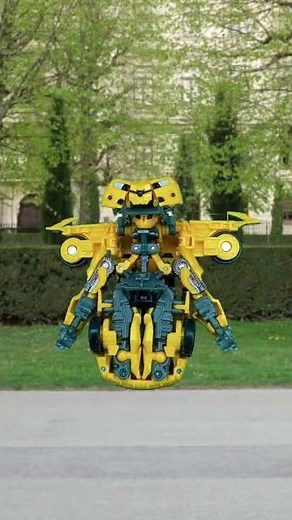 Transformers Studio Series 49 Bumblebee Transformation Stop Motion