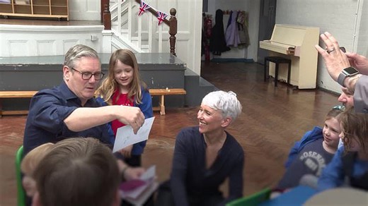 Keir Starmer promises to 'fight' social media firms over addictive content