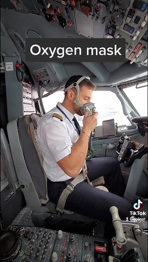 How Pilots Use Oxygen Masks in emergencies | Aviation Tips