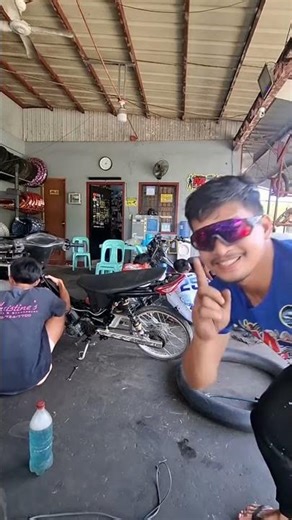 exploding tire prank#prank #explodingtireprank