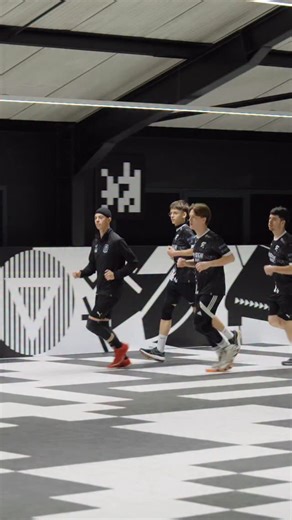 Aujourd’hui, on ouvre la saison compétitive 2026 ! Pour fêter le retour de la compétition, on revit la fin de la saison dernière avec cet aftermovie, qui témoigne une fois de plus de la détermination des meilleures équipes belges 🇧🇪🎞️ 🎥 by @be.uniq.prod | EVA Liège